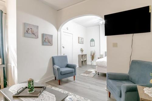 Charming Midtown Apt - Hannon Hideaway Unit B